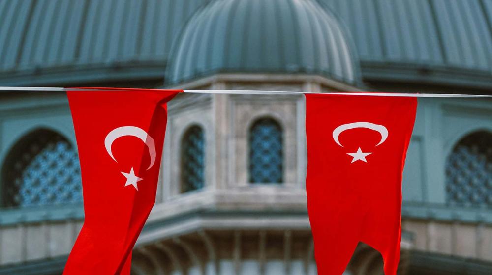 Bunting of Turkish flag © Salah Darwish/Unsplash