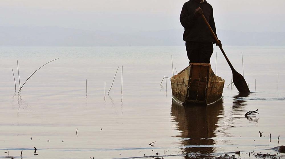 Image of a lake in Africa © Unsplash